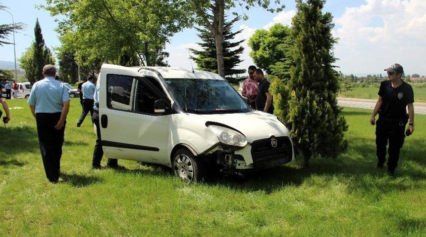 K&uuml;tahya&rsquo;da Trafik Kazası, 2 Emniyet Mensubu Yaralandı