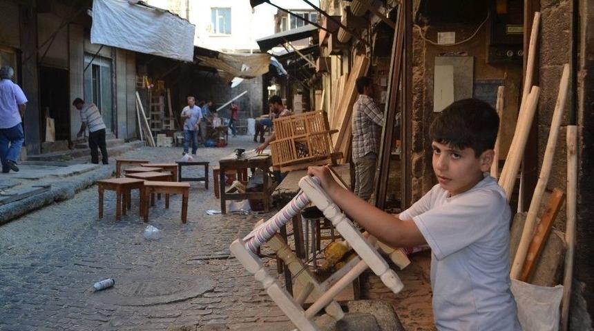 Diyarbakırlılar K&uuml;rs&uuml;den Vazge&ccedil;miyor