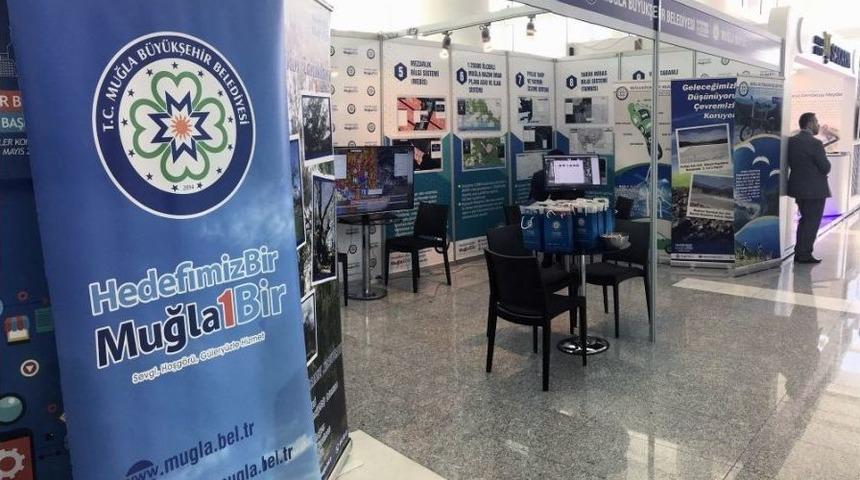 B&uuml;y&uuml;kşehir Akıllı Şehirler Konferansında Projelerini Tanıttı