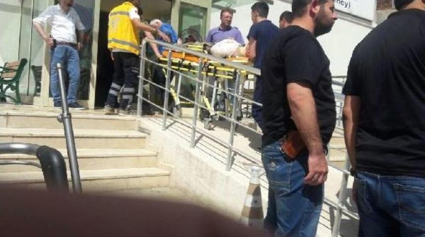 &Ccedil;ukurca'da Askeri Ara&ccedil; Kaza Yaptı: 2 Yaralı