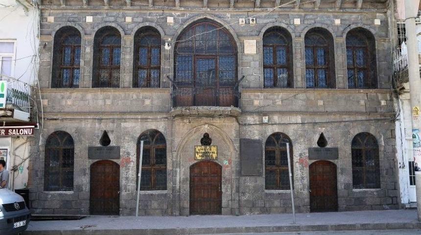 Cizre M&uuml;zesi&rsquo;ne Resmi Stat&uuml;