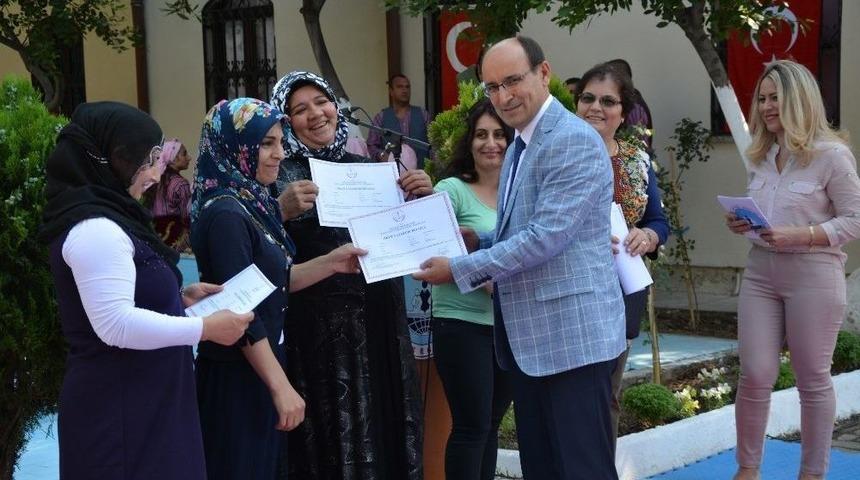 S&ouml;ke Halk Eğitim Merkezinin Yıl Sonu Sergisi Beğeni Topladı