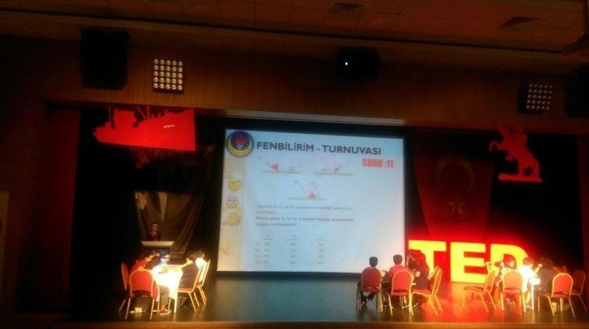Ted&rsquo;li &Ouml;ğrenciler Bilgi Yarışmasında Kıyasıya Yarıştı