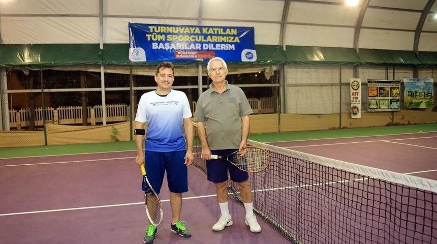 Merkezefendi&rsquo;de Tenis Turnuvası Heyecanı S&uuml;r&uuml;yor