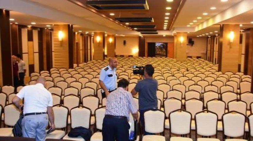 Boş Sandalyeler, M&uuml;d&uuml;r&uuml; Kızdırdı