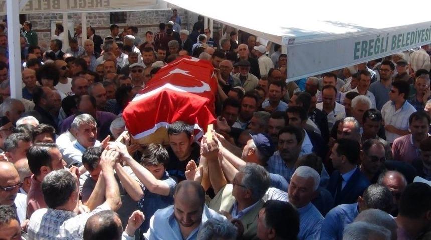 G&ouml;lete Atlayan Kadını Kurtarırken Boğulan Şahıs Toprağa Verildi