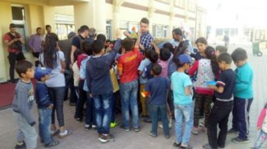 &Ccedil;ocukların Oyuncak Sevinci