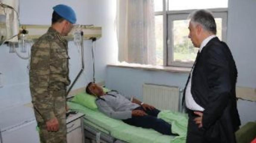 Hakkari'de Pkk Askeri Araca Roketle Saldırdı: 1 Şehit, 6 Yaralı (2)