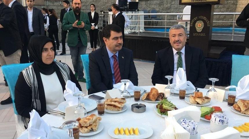 İstanbul Emniyet M&uuml;d&uuml;r&uuml; &Ccedil;alışkan Şehit Yakınları Ve Gazilerle İftarda Bir Araya Geldi