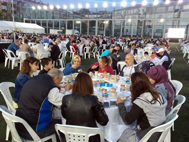 Y&uuml;zlerce Taksici Esnafı İftarda Buluştu 1