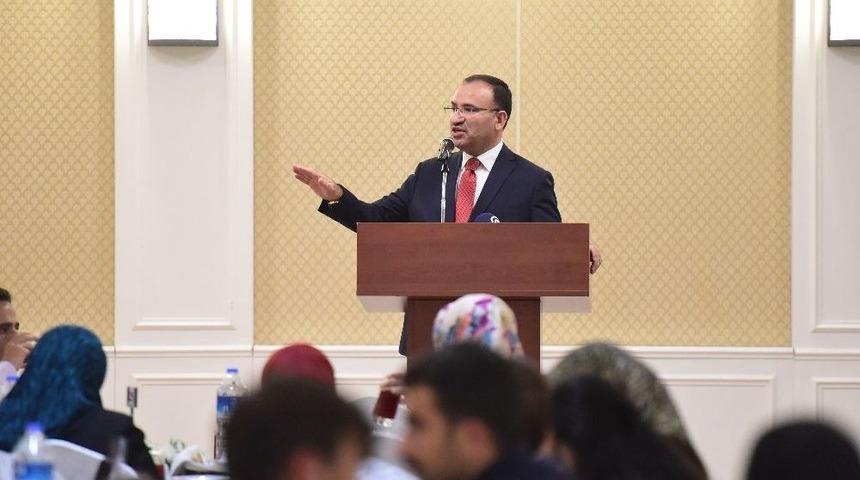 Bakan Bozdağ Şehit Aileleriyle İftarda Bir Araya Geldi