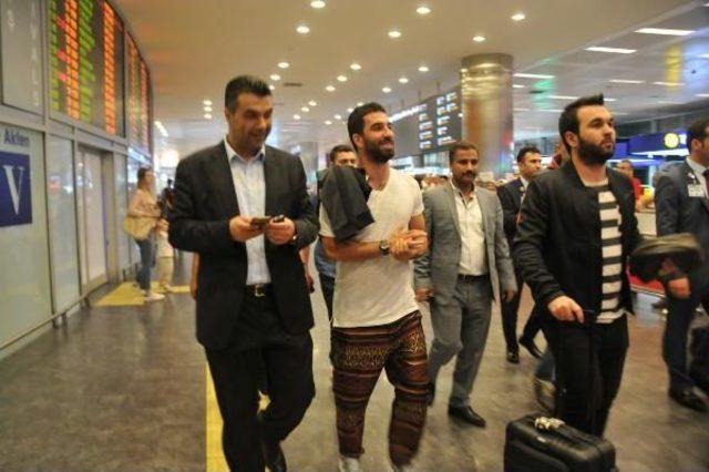 Arda Turan İstanbul'a Geldi