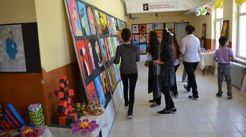 Öğrencileri Resim Sergisi Büyük Beğeni Topladı