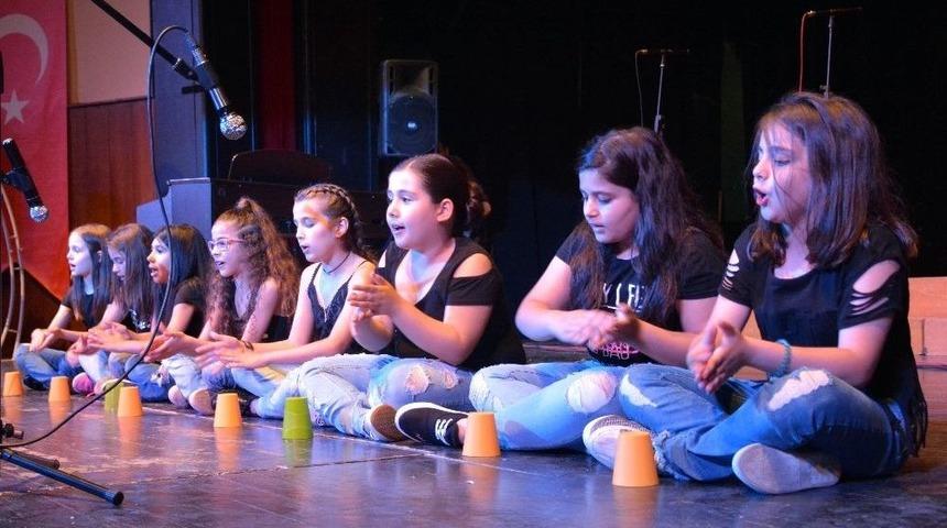 &Ouml;ğrencilerden Yılsonu Konseri