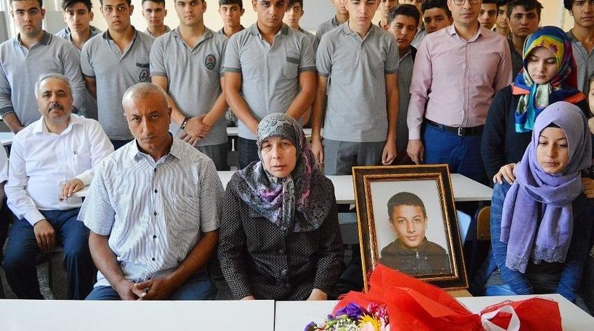 Trafik Kazasından Vefat Eden Lise &Ouml;ğrencisi Sınıfında Anıldı