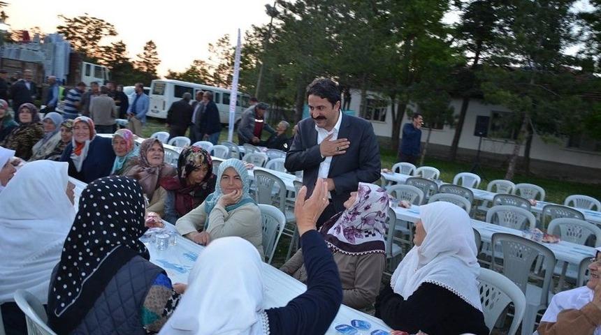 İftar Sofrası G&uuml;m&uuml;şbel&rsquo;de Kuruldu