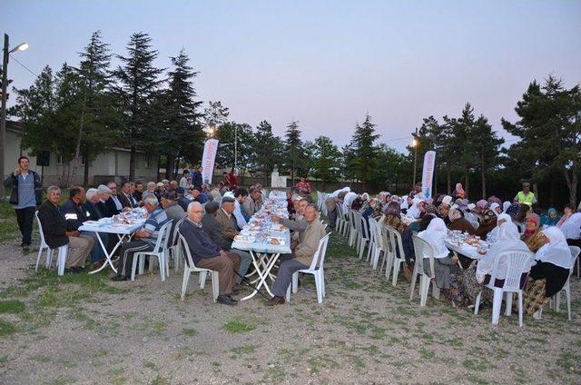 İftar Sofrası Gümüşbel’de Kuruldu