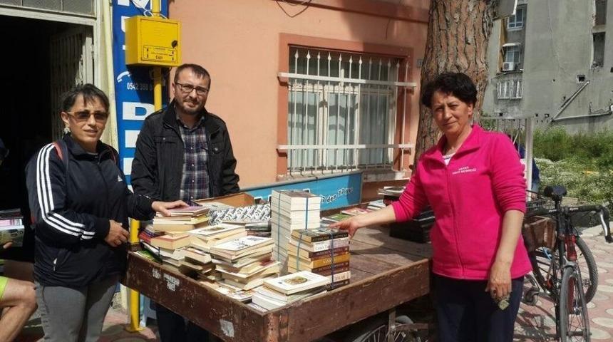 Bafra Umut Derneği&rsquo;nden Okullara K&uuml;t&uuml;phane