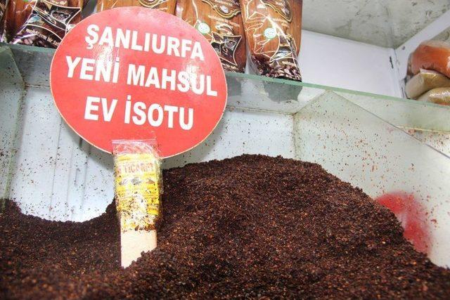 (özel Haber) Şanlıurfa’da Pul Biber Ve İsotun Fiyatı Yarıya Düştü