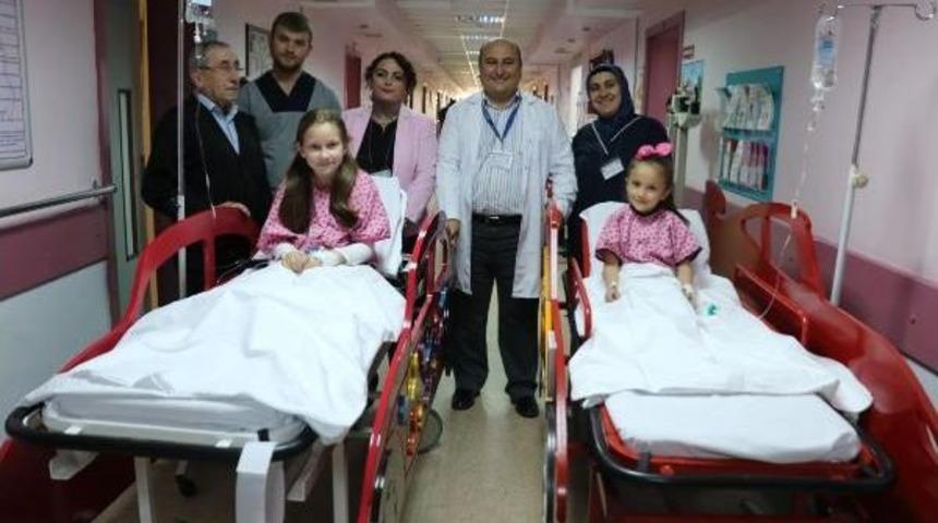 &Ccedil;ocukların Ameliyat Korkusu 'otomobil Sedye' Ile Yenildi