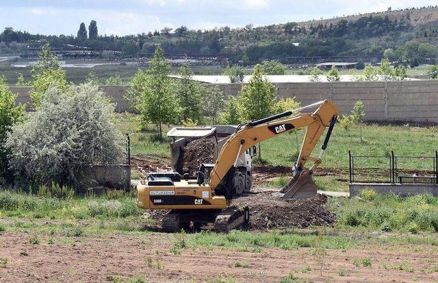 Zırhlı Birlikler’den Geçecek Bulvar İçin İlk Kazma Vuruldu