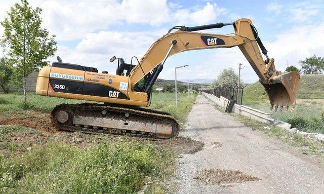 Zırhlı Birlikler’den Geçecek Bulvar İçin İlk Kazma Vuruldu