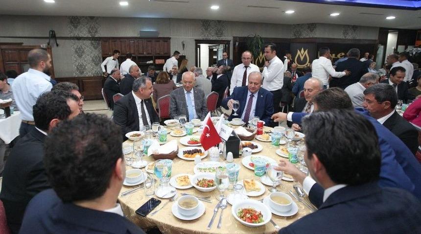 Başkan Yaşar Sanayici Ve İş Adamlarıyla İftarda Buluştu