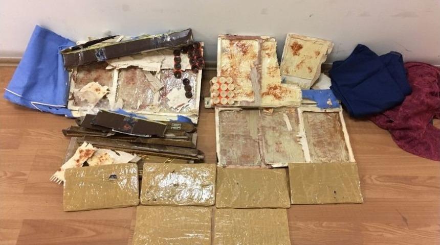 Tahta &Ccedil;antada Uyuşturucu Zulası &Ccedil;ıktı