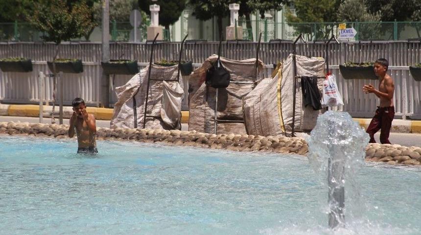 Suriyeli &Ccedil;ocukların Tehlikeli Havuz Molası