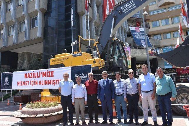 Nazilli Belediyesi Yeni İş Makinesi Aldı