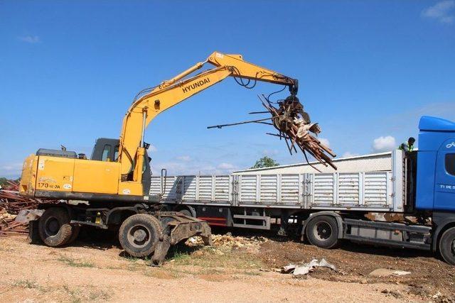 Biga’da Mke Tarafından Hurdalar Alındı