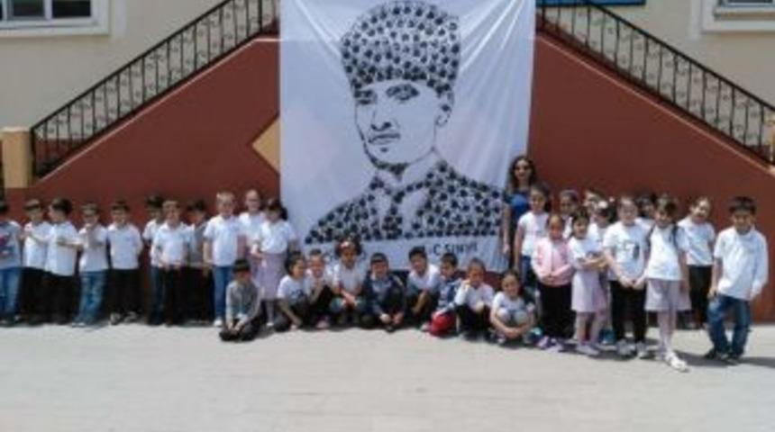 Elleriyle Atat&uuml;rk Portresi Yaptılar