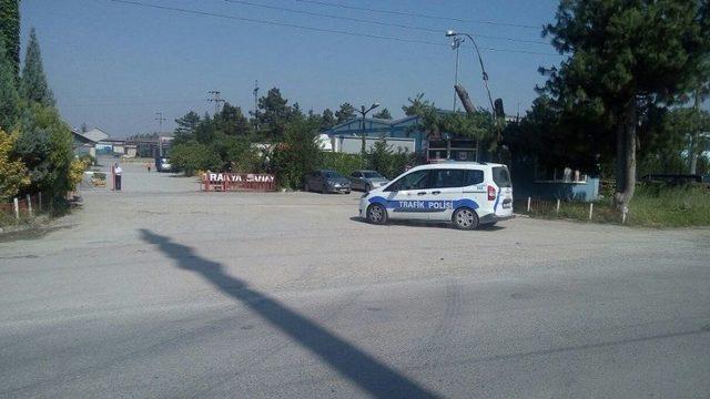 Fabrikada Yangın İhbarı İtfaiye Ve Polisi Harekete Geçirdi