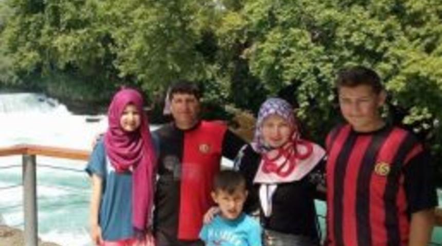 İlk Maaşını 15 Temmuz İlkokulu&rsquo;na Bağışladı