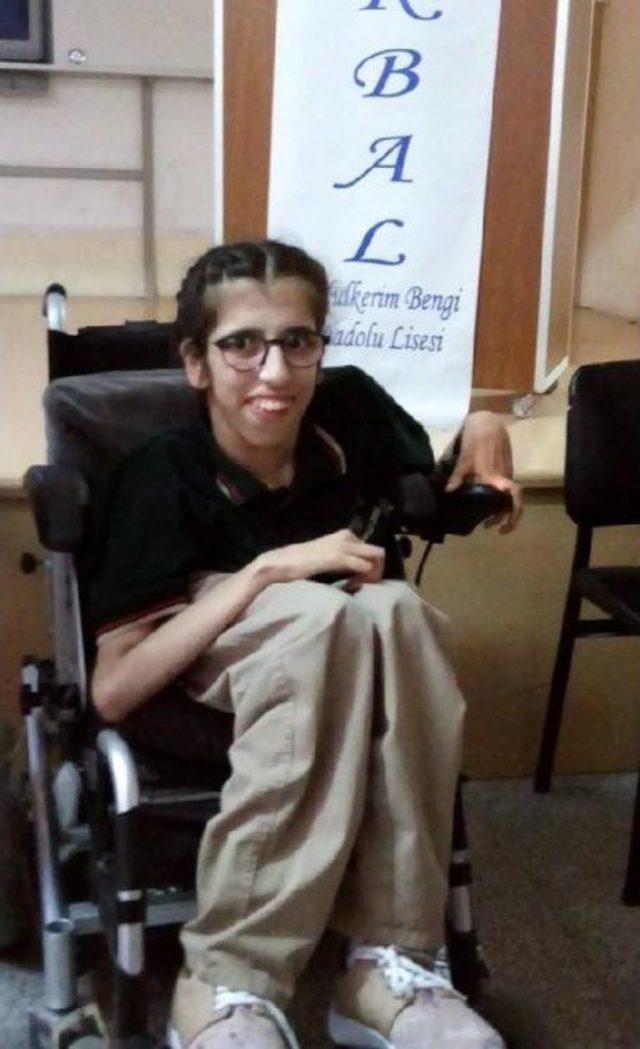 Neptün İpek, Neptün Gezegenini Anlatıp Türkiye 3 ncüsü Oldu 1