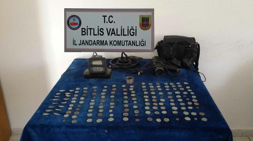 Bitlis&rsquo;te 139 Adet Bronz Sikke Ele Ge&ccedil;irildi