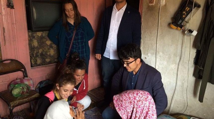 Öğrencilerden Yaşlılara Anlamlı Ziyaret