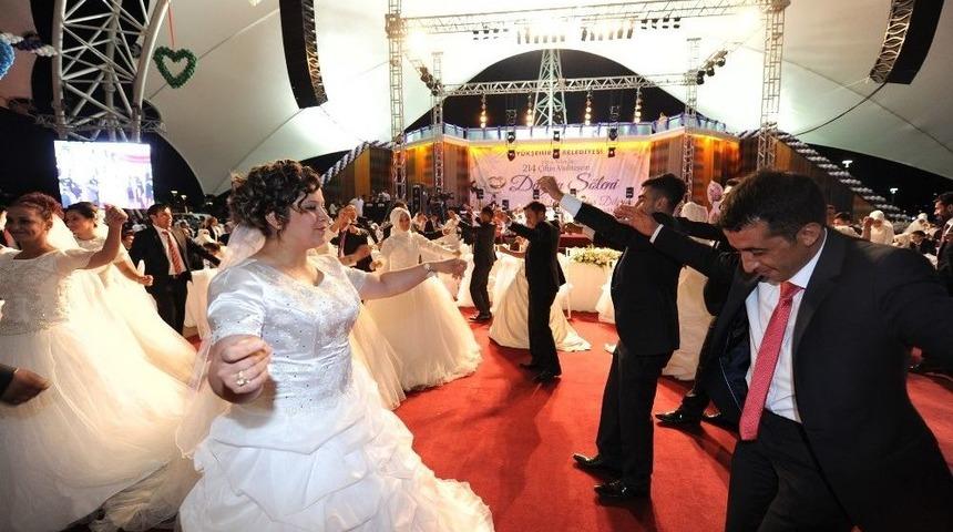 B&uuml;y&uuml;kşehirden 217 &Ccedil;ifte Toplu Nikah T&ouml;reni