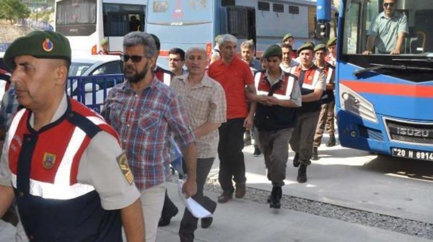 Denizli'de Fet&ouml; Sanığı 112 &Ouml;ğretmenin Yargılaması Başladı