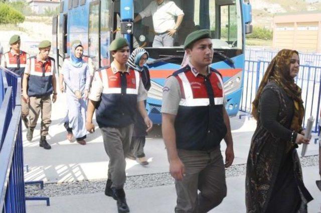 Denizli de Fet&ouml; Sanığı 112 &Ouml;ğretmenin Yargılaması Başladı 1