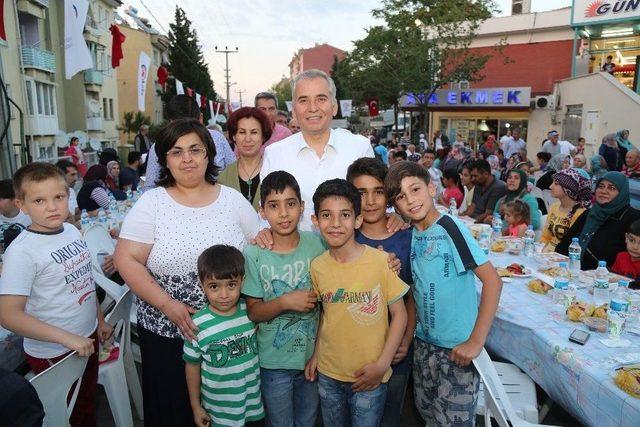 Büyükşehir Mehmet Akif Ersoy Mahallesi’nde İftar Sofrası Kurdu