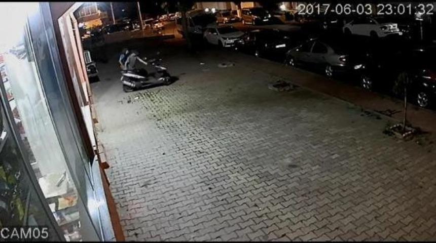 Motosiklet Hırsızlığı G&uuml;venlik Kamerasında