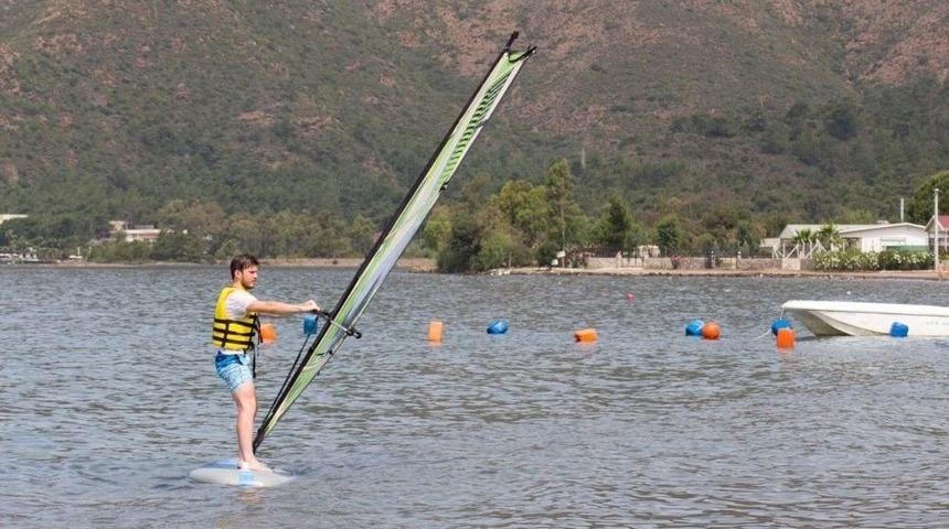 Burhaniyeli Futbolcu Dalgı&ccedil;lık Eğitimi Aldı
