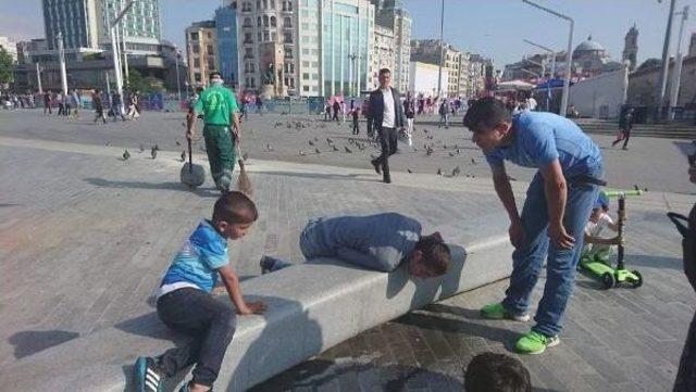 Taksim'de Şok Eden Manzara; Küçük Çocuklar Şahit Oldu