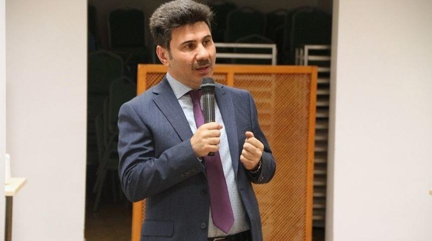 &Uuml;niversite Personeline İftar