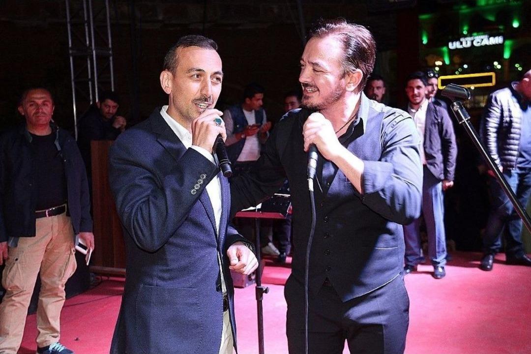 Van&rsquo;da Orhan &Ouml;lmez Coşkusu