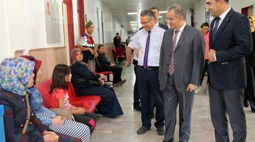 Vali Tapsız: &ldquo;hastanelerimizde Hizmet Kalitesi Her Ge&ccedil;en G&uuml;n Y&uuml;kseliyor&rdquo;