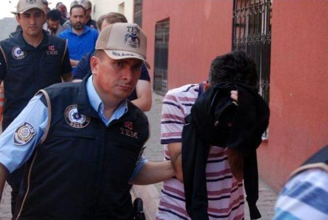 Fet&ouml; den G&ouml;zaltına Alınan 8 Akademisyen Adliyeye G&ouml;nderildi 3