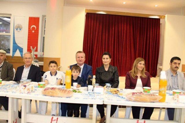 Başkan Acar&rsquo;dan Gazi Ve Şehit Yakınlarına İftar Yemeği 1