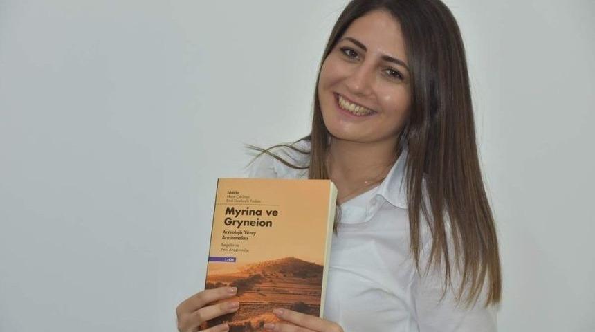 Aliağa&rsquo;daki Antik Kentler Kitabı Okuyucuyla Buluşuyor